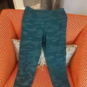 Old Navy Active Legging Emerald Green Camo Size M